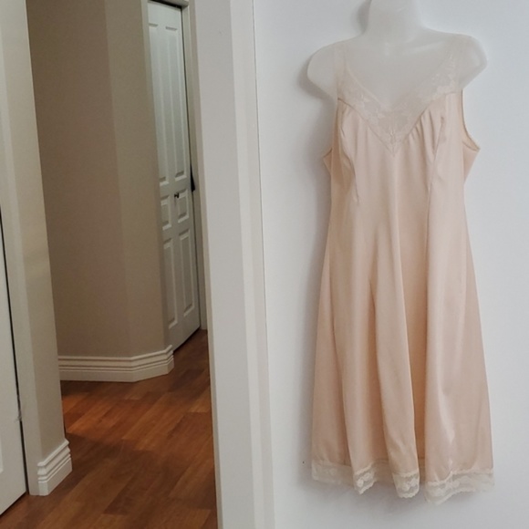 Vintage full Beauty slip/nightie size Large 39-40 bust - Picture 6 of 9